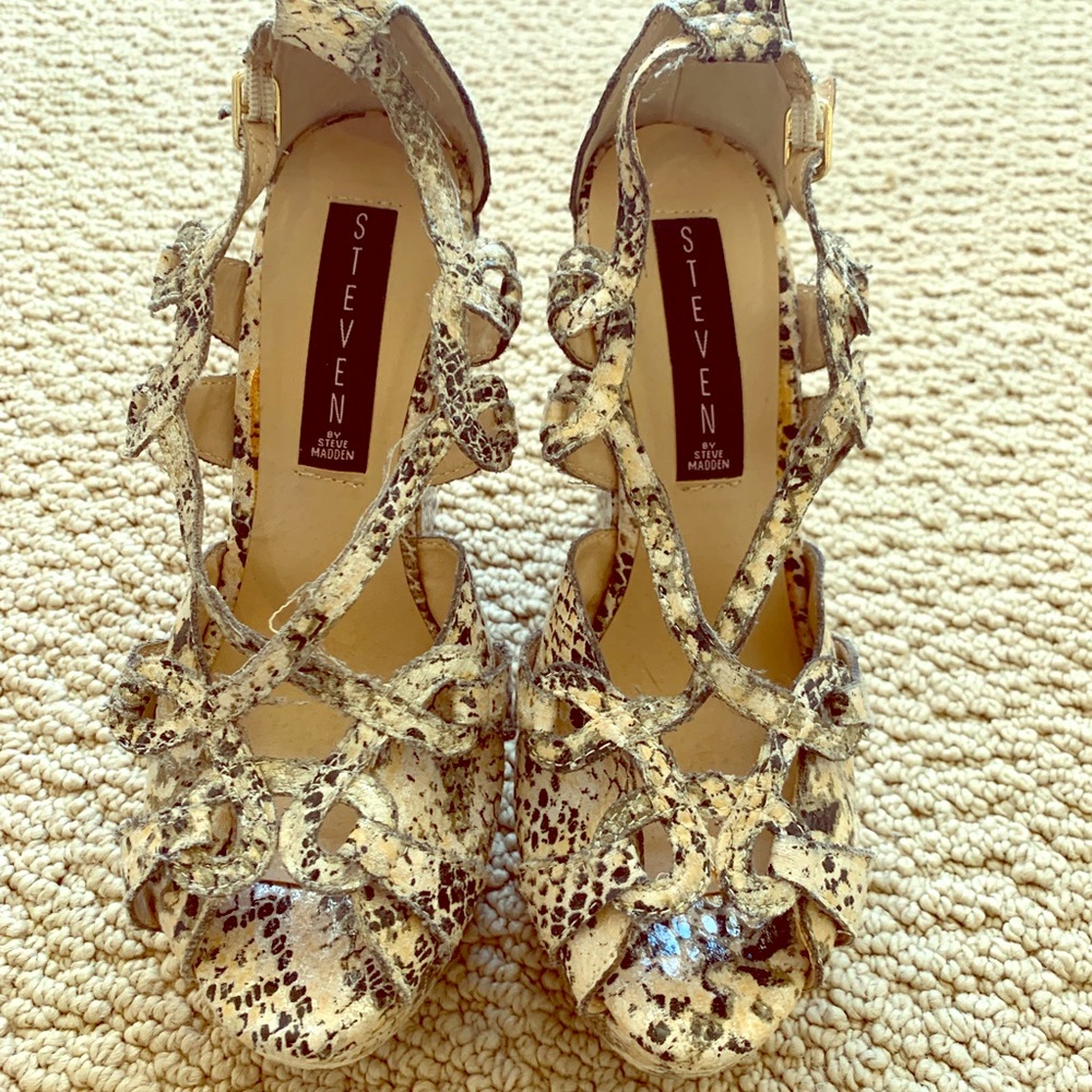 Steven Madden sandal